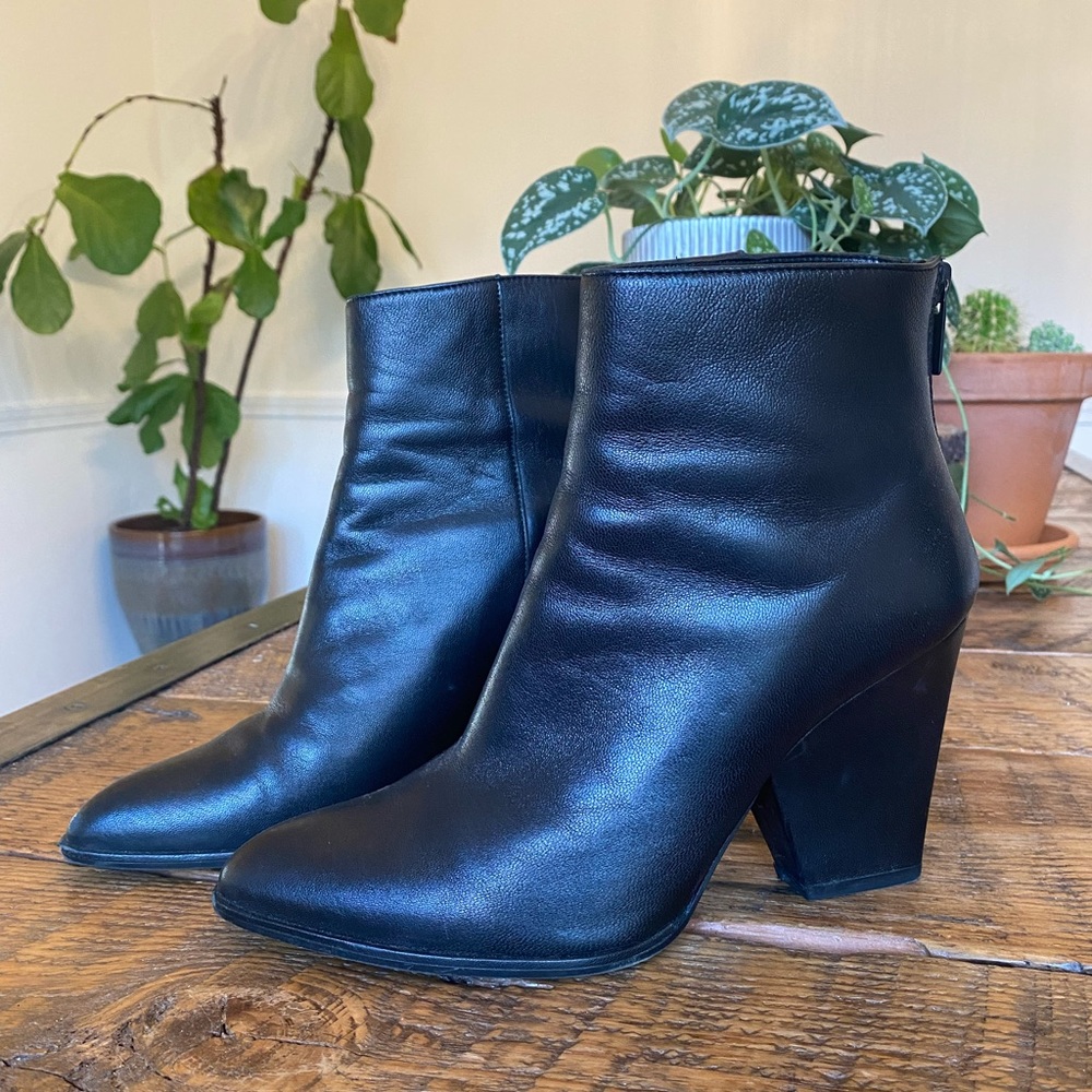 Stuart Weitzman Black Leather Pointed-Toe Ankle Booties